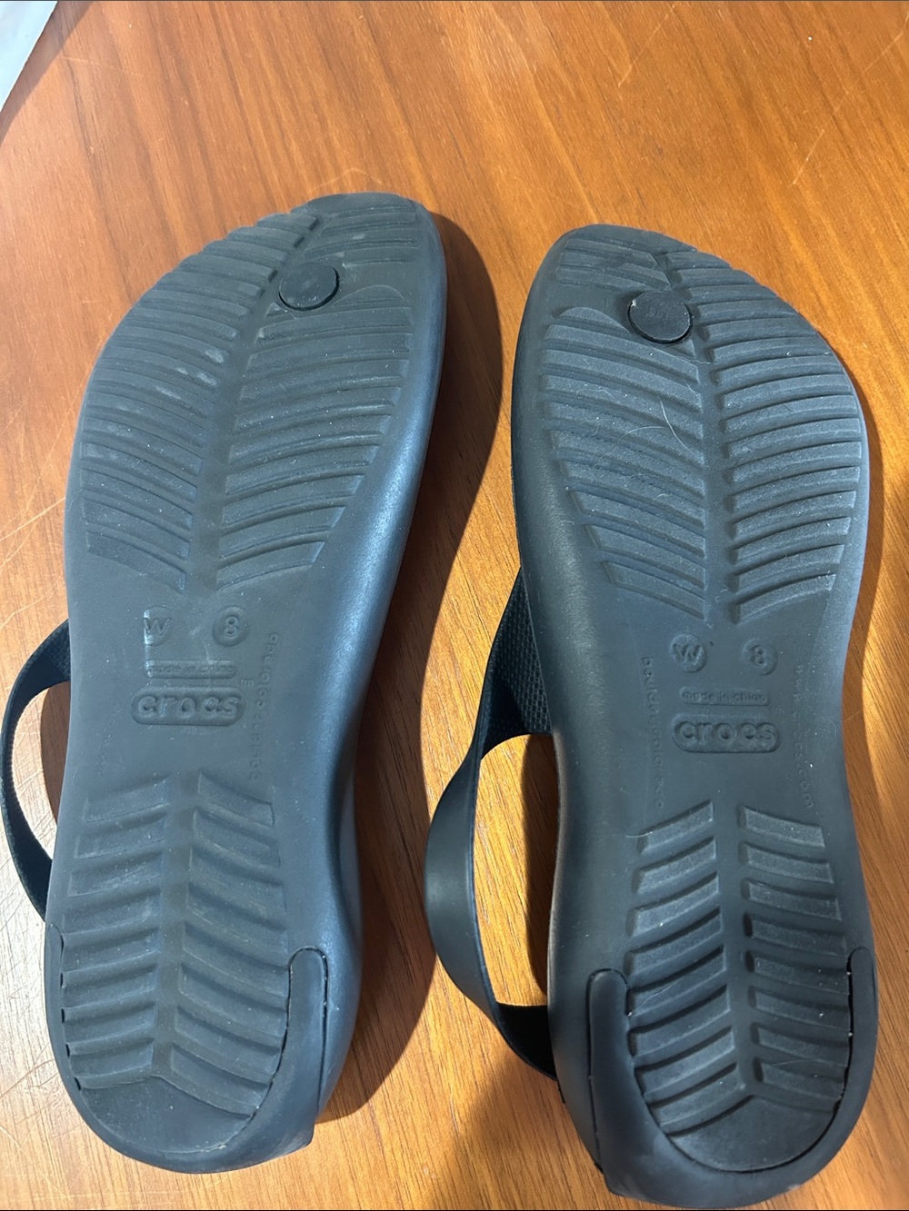 CROCS Women's Black Slingback Toe-Post Sandals - Picture 5 of 6